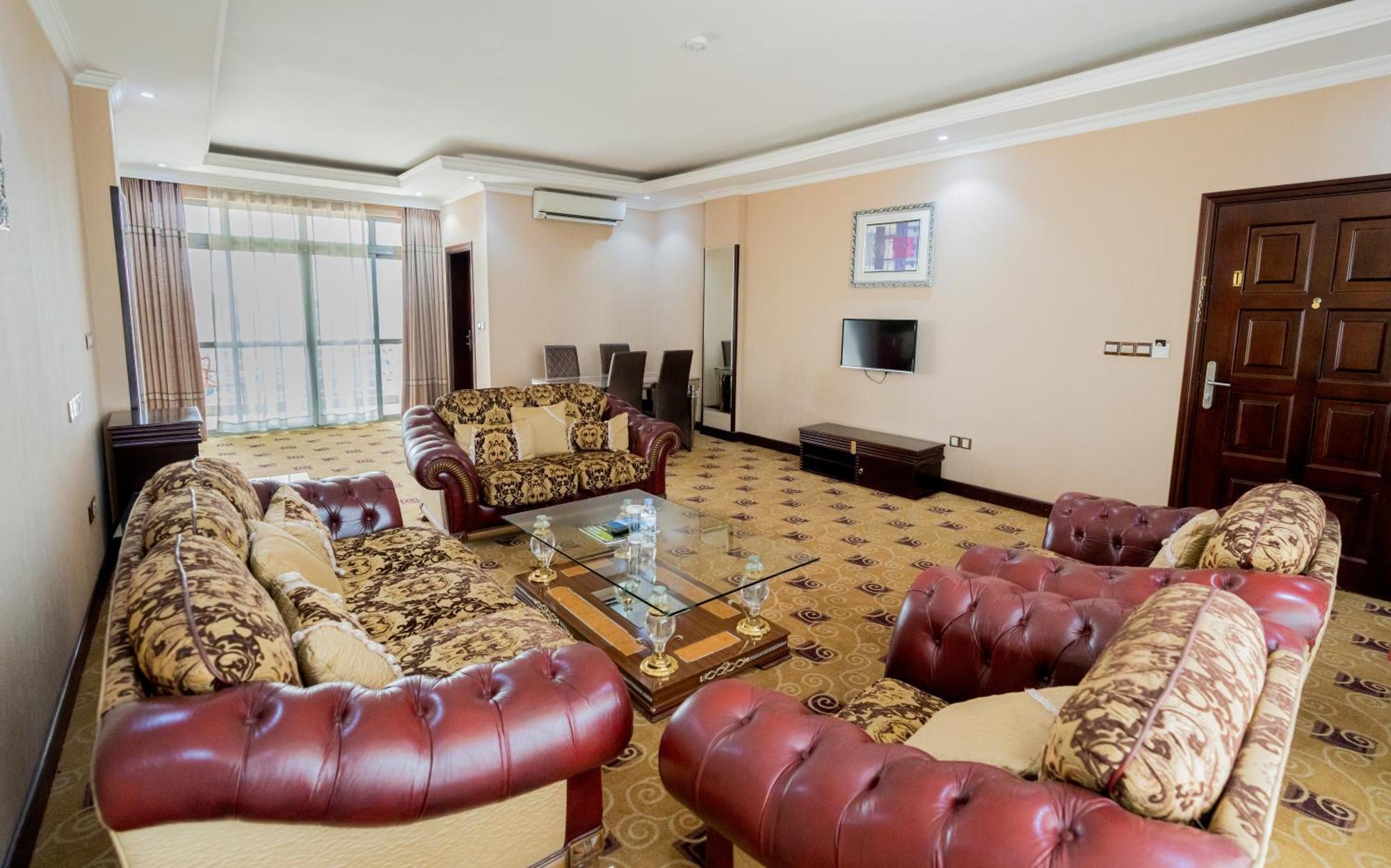 Lemigo Hotel Кігалі Екстер'єр фото