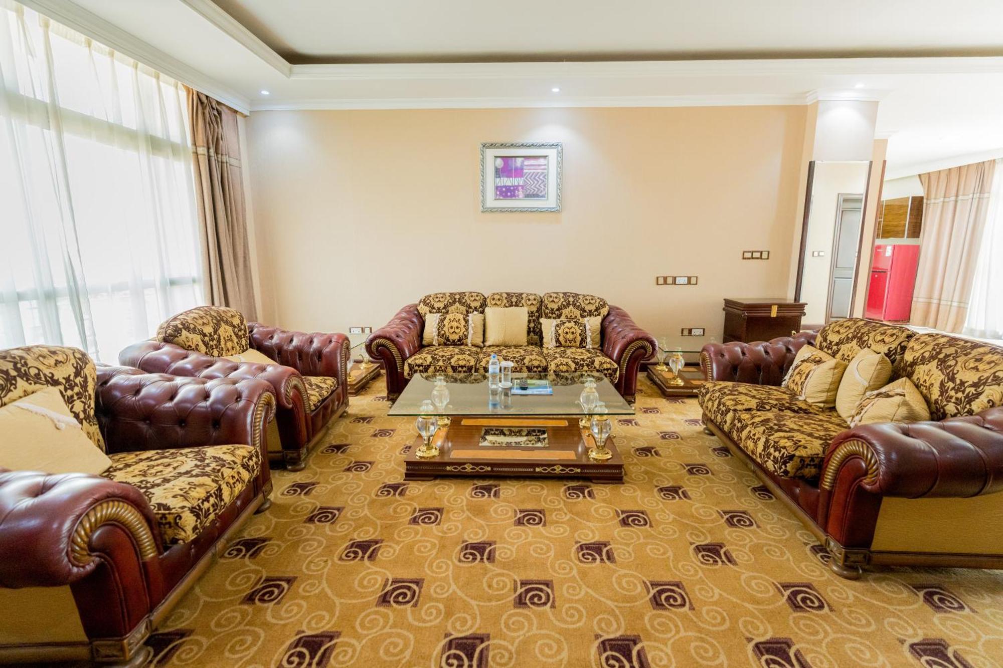 Lemigo Hotel Кігалі Екстер'єр фото