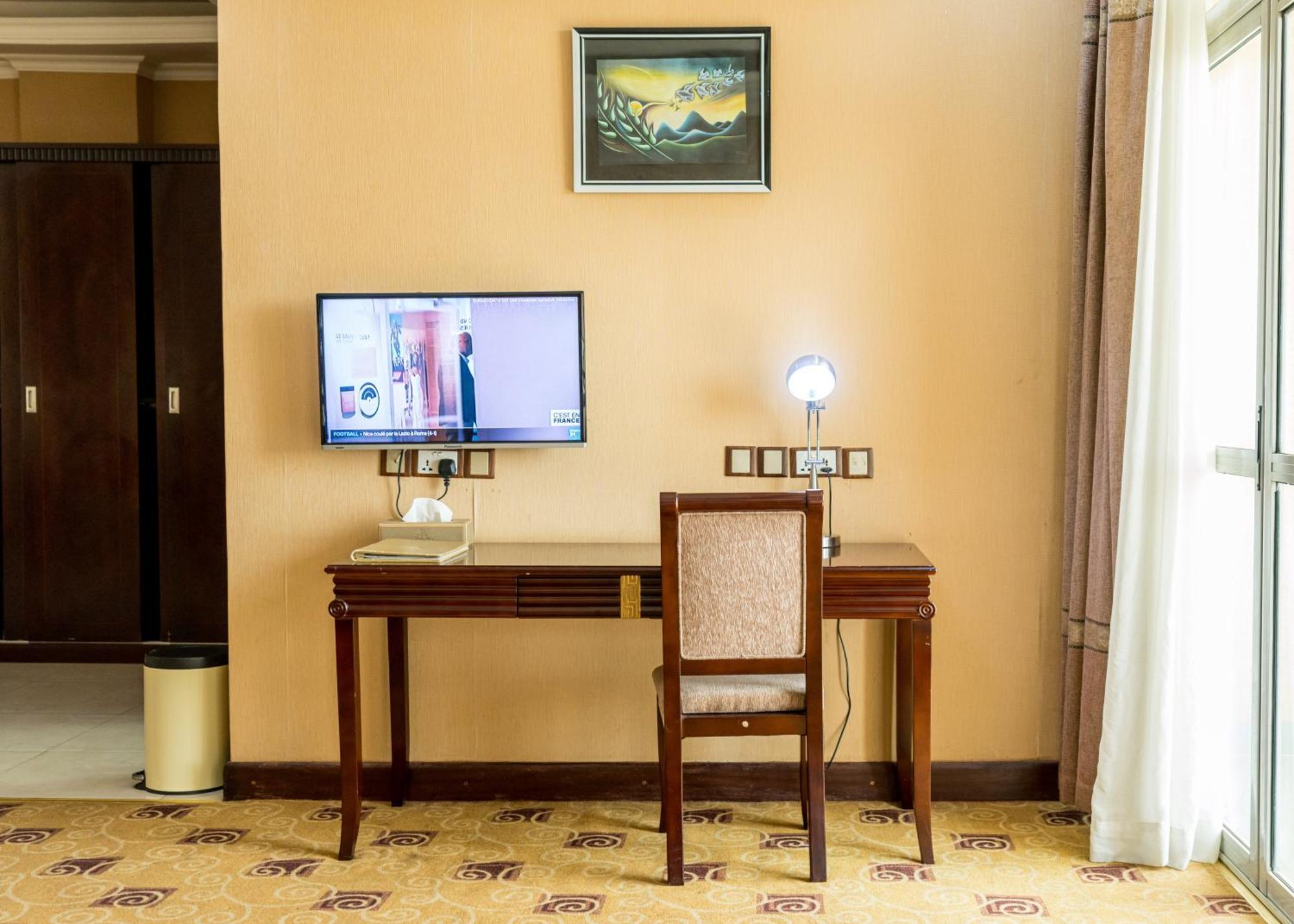 Lemigo Hotel Кігалі Екстер'єр фото