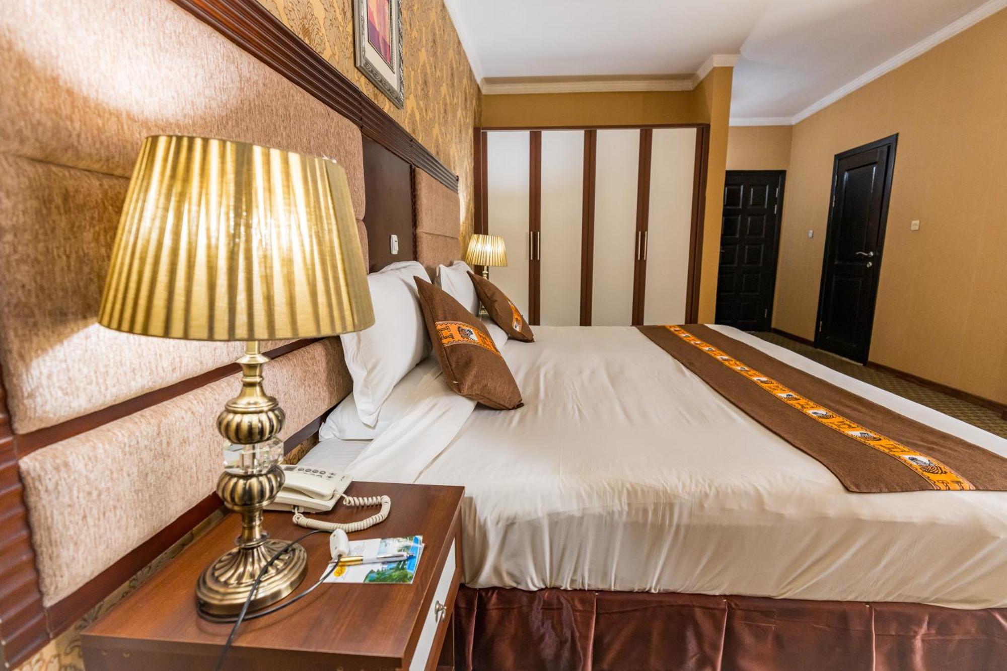 Lemigo Hotel Кігалі Екстер'єр фото